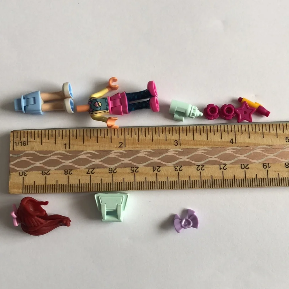LEGO Friends Minifigs LEGO Friends Mia LEGO Dottie LEGO Andrea LEGO girls
